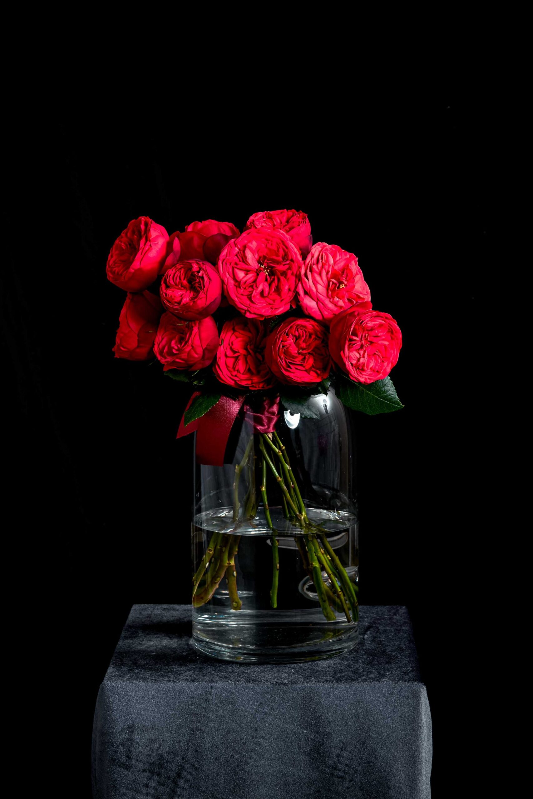 Red roses arrangement Red Piano